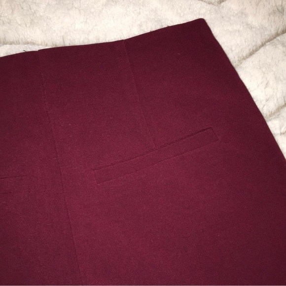 High-waisted Woven Shorts - Picture 4 of 4